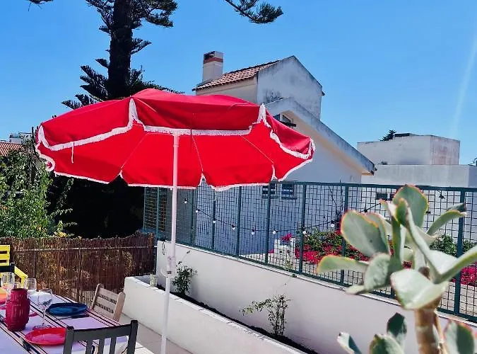 Superb Surf House Next To Caparica